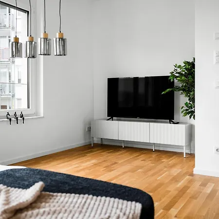 Apartament Exquis Luxus 2br Fritz I Balcony I Mercedes & Us Army I Parking I Stuttgart *